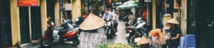 Karuna và tiếng hát của một bà lão ăn xin
