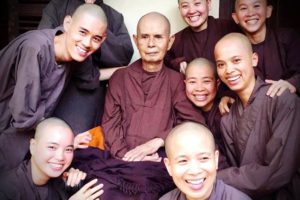 Không cần xây tháp cho Thầy