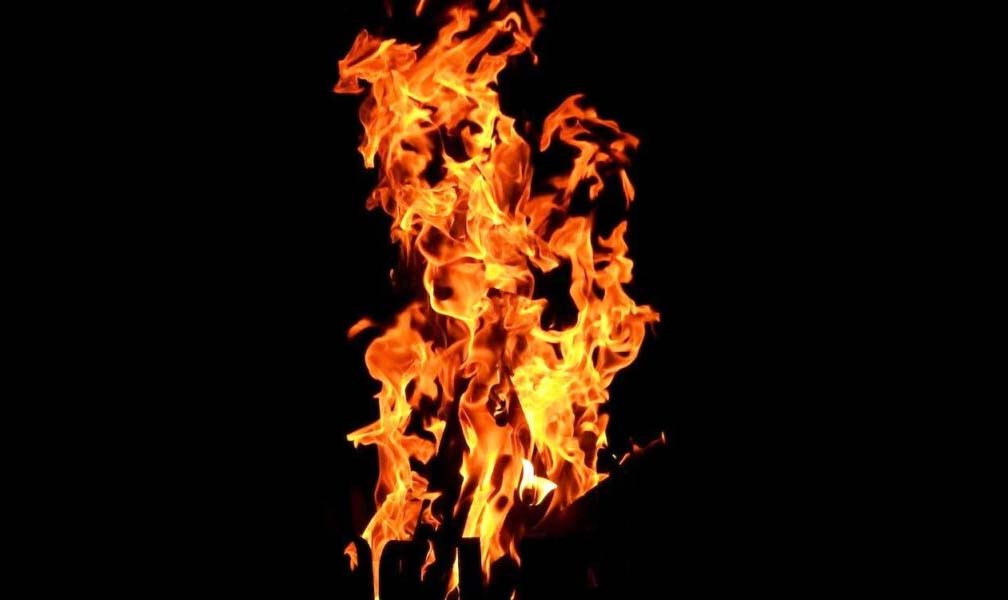 Ngọn Lửa Vô Thường: Ý Nghĩa Phẩm Thí Dụ và Tín Giải Trong Kinh Pháp Hoa
