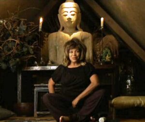 Nữ Hoàng Nhạc Rock Tina Turner qua đời ở tuổi 83, từng trải qua nhiều khổ đau trước khi đến với đạo Phật