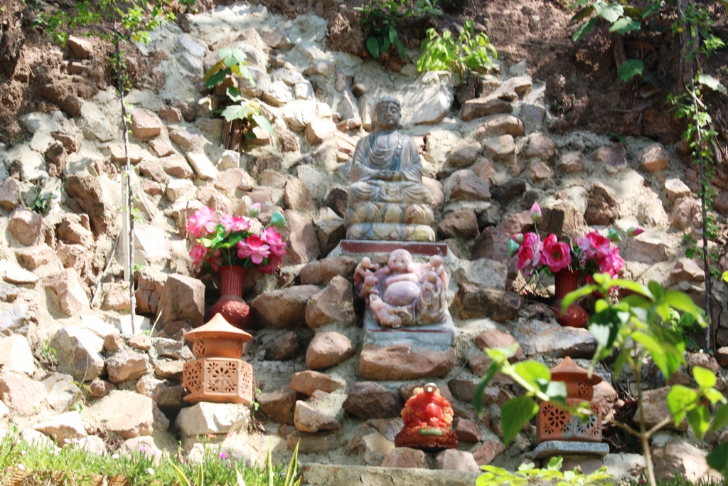 Thơ song ngữ của Vĩnh Hữu Tâm Không