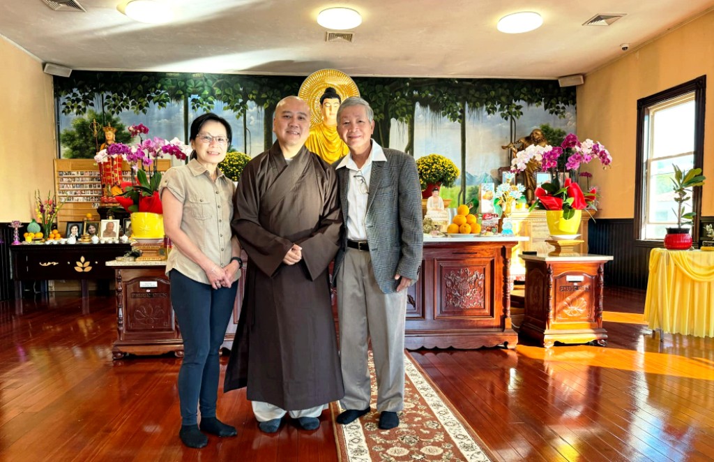 Đảnh lễ Thầy Pháp Hòa