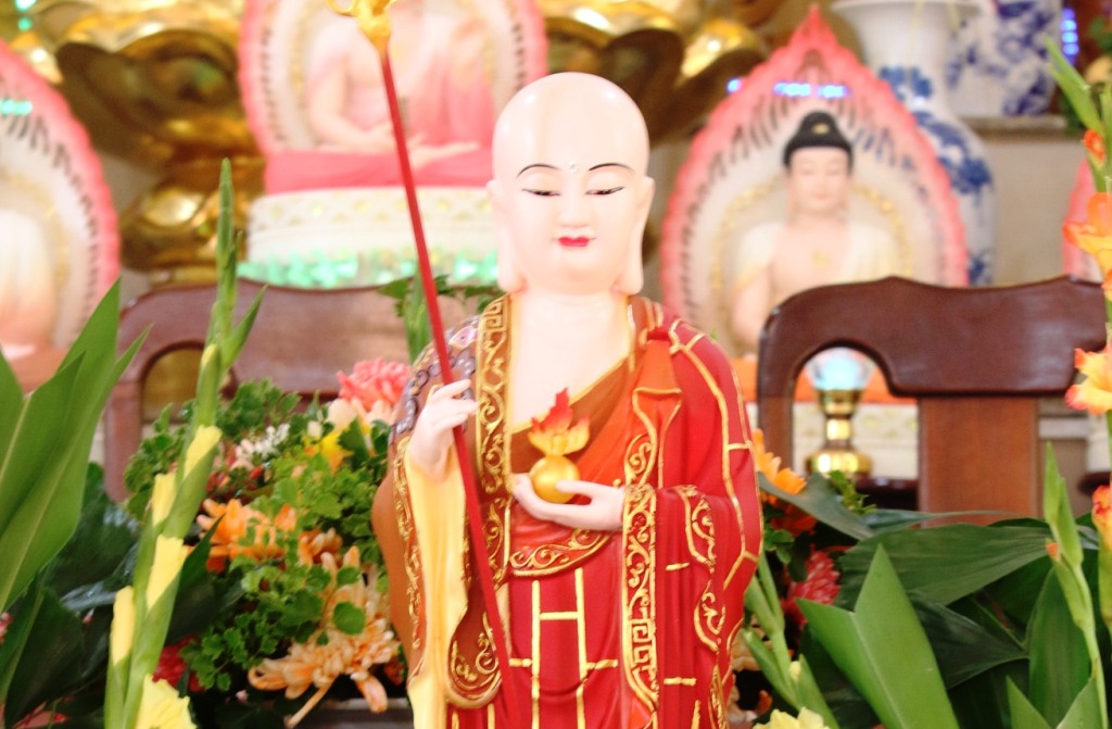 Lan man chuyện địa ngục và cô hồn
