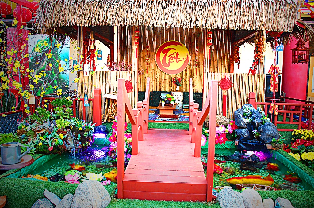 Đầu mùa Xuân/ Cùng… bà con đi lễ…