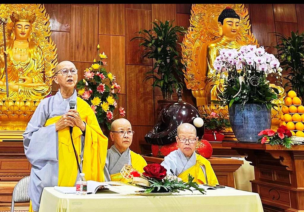 Chư ni Việt Nam hành hoạt tại Hoa Kỳ