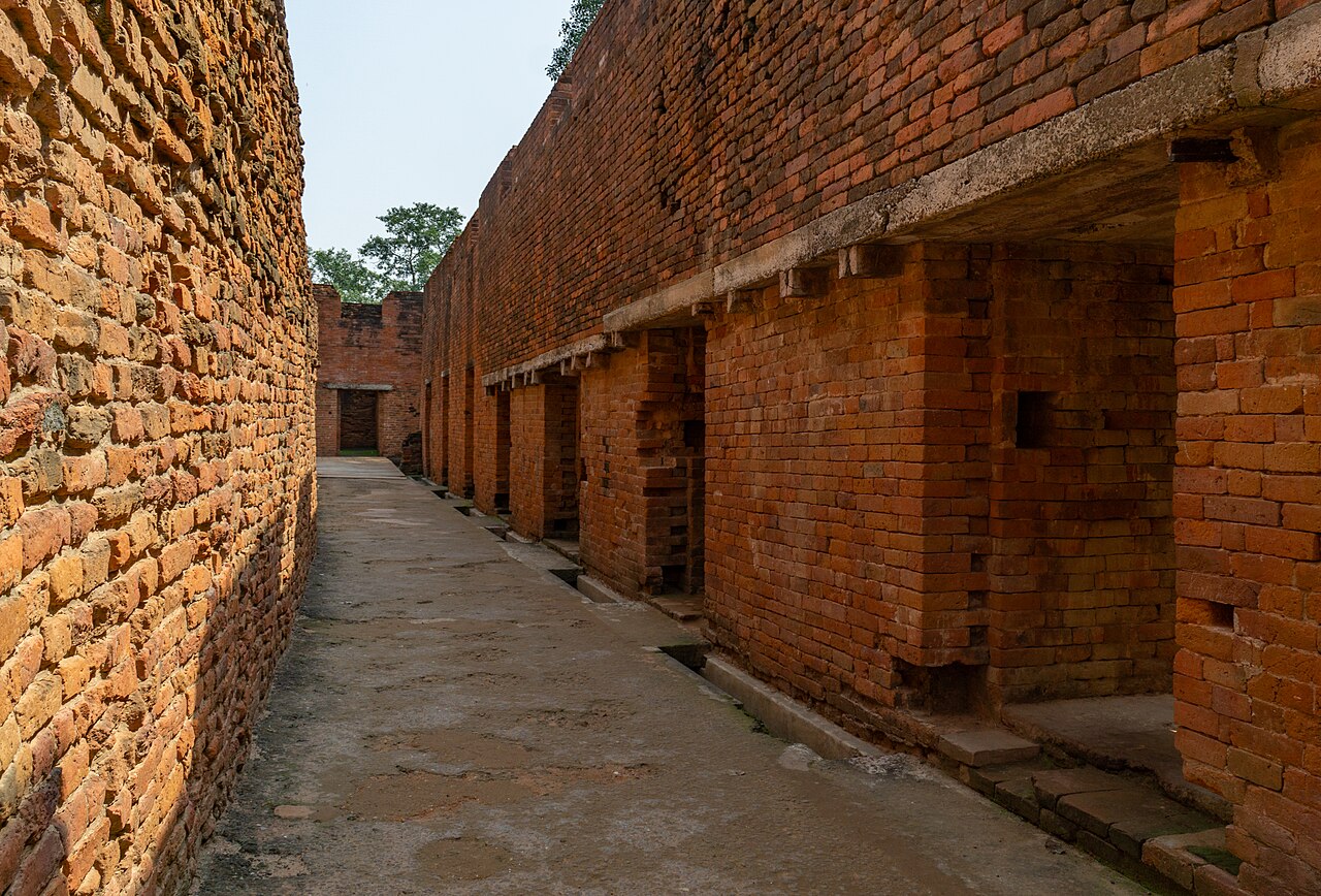 Đời Sống Tăng Đoàn Ở Nalanda Thế Kỷ 7: Tục Dùng Thìa Và Đũa/ Nguyễn Cung Thông