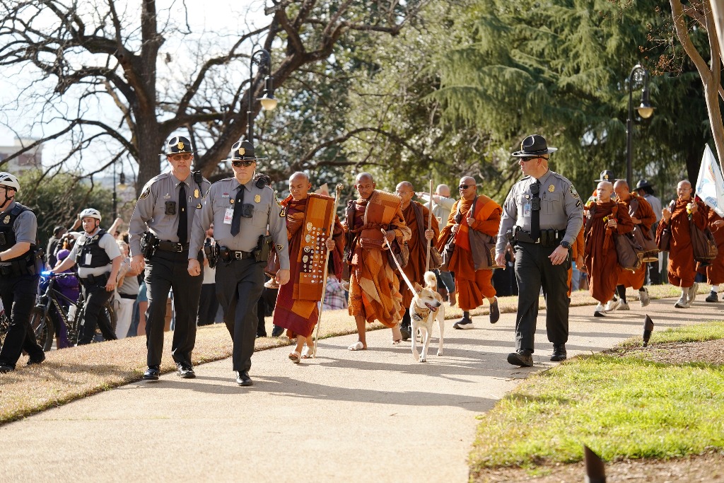 ‘Walk For Peace’: Đánh Thức Sự Bình An và Tử Tế Nơi Con Người/ Huỳnh Kim Quang