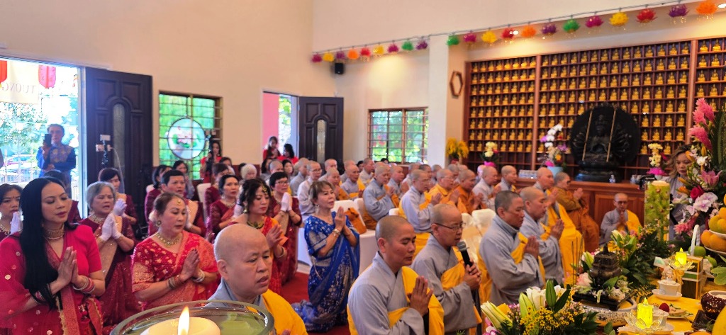 Ánh Đuốc Kiều Đàm: Nguồn Cội Và Sự Tiếp Nối/ TN Giới Hương