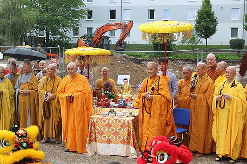 Phỏng Vấn HT Như Điển Và Kiến Trúc Sư Về Công Trình Xây Dựng Học Viện Phật Giáo Viên Giác/ Báo Viên Giác